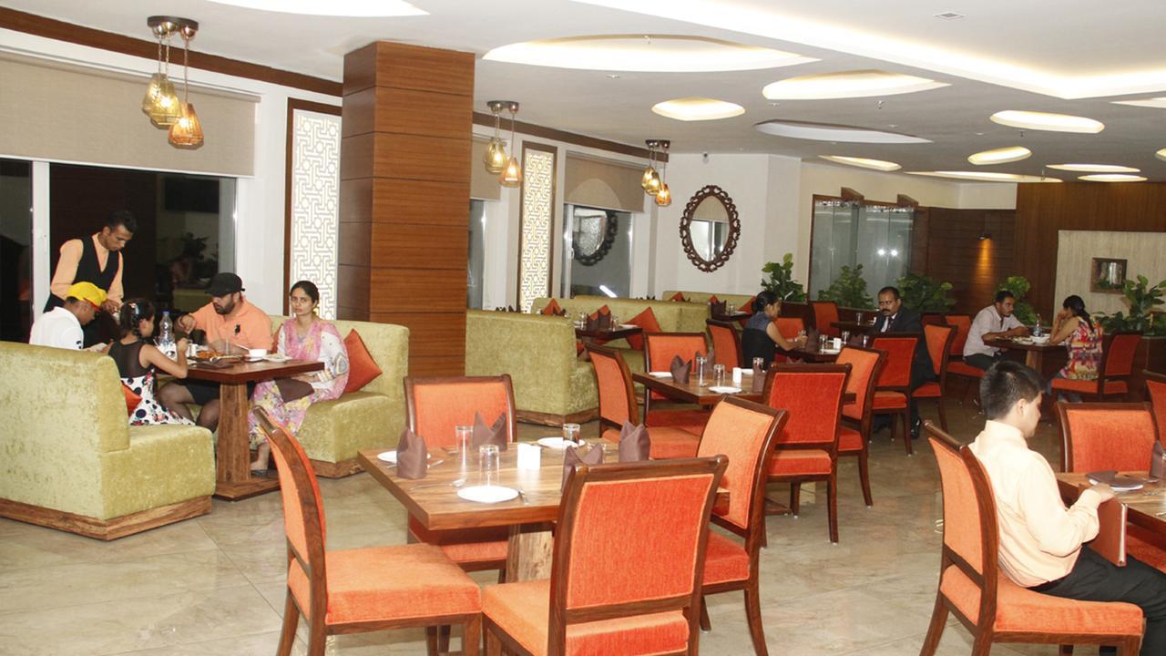 Grand Hotel Nawanshahr Nawāshahr Exterior foto